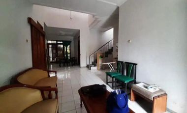 Rumah Manyar Jaya STRATEGIS, FURNISH, ONE GATE SYSTEM