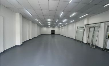 Se vende Bodega Renovada de 240 m² en el centro