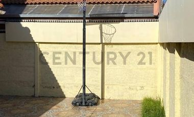 BUIN Casa en condominio, con vista despejada.