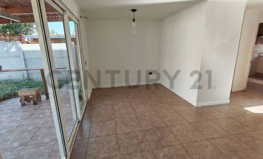 Se arrienda casa en condominio de Buin