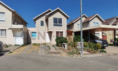 Se arrienda casa en condominio de Buin