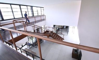 PH794 Elegant House and Lot in Sta. Rosa Laguna Near Manila