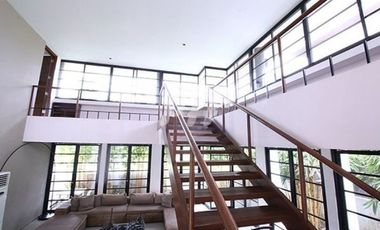 PH794 Elegant House and Lot in Sta. Rosa Laguna Near Manila