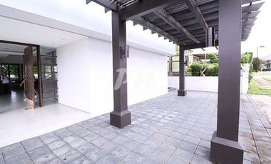 PH794 Elegant House and Lot in Sta. Rosa Laguna Near Manila