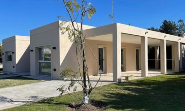 Alquiler anual de casa en La Horqueta de Echeverria- Canning