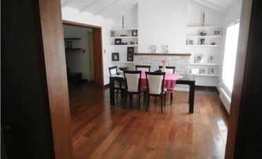 Chalet 4 ambientes c/dependencia. Piscina. Zona Los Troncos