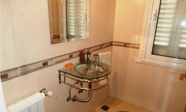 Chalet 4 ambientes c/dependencia. Piscina. Zona Los Troncos