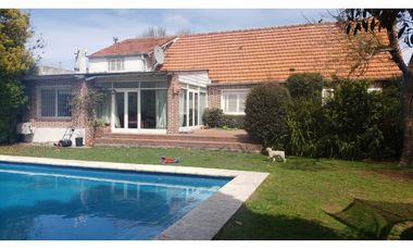 Chalet 4 ambientes c/dependencia. Piscina. Zona Los Troncos