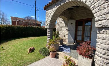 Chauvín Chalet en PH 6 ambientes + jardín + trotadora y garaje TOMA MENOR VALOR