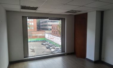 oficina en arriendo en chico. Cod A1400