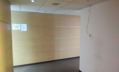 oficina en arriendo en chico. Cod A1400
