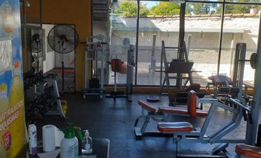 EXCELENTE PROPIEDAD EN VENTA CON FONDO DE COMERCIO DESTINO GIMNASIO EN CASTELAR