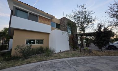 Casa en Venta en El Álamo Country Club en Celaya Gto.