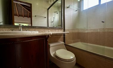 casa en arriendo en loma benedictinos. Cod A776027