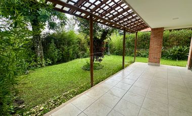 casa en arriendo en loma benedictinos. Cod A776027