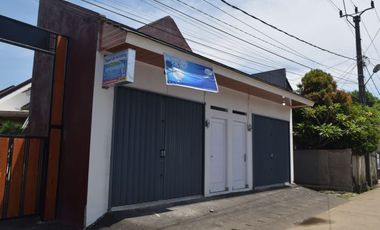 ruko di sewakan lingkungan ramai penduduk