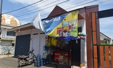 ruko di sewakan lingkungan ramai penduduk