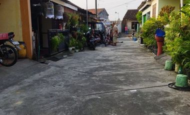 Rumah Cantik cocok untuk hunian atau tempat usaha Strategis