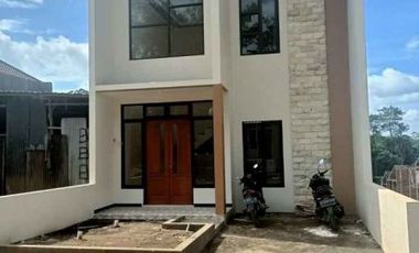 Rumah Villa Kota Malang Row Jalan Lebar 9 Meter