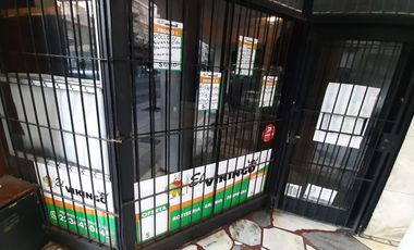 Venta - Local comercial a 200 mts. de Plaza Colón - Lamadrid 2337