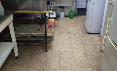 Venta - Local comercial a 200 mts. de Plaza Colón - Lamadrid 2337