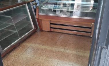 Venta - Local comercial a 200 mts. de Plaza Colón - Lamadrid 2337