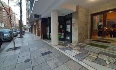 Venta - Local comercial a 200 mts. de Plaza Colón - Lamadrid 2337