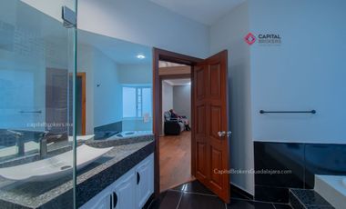 Casa de lujo  en Puerta de Hierro Zapopan Zona andares