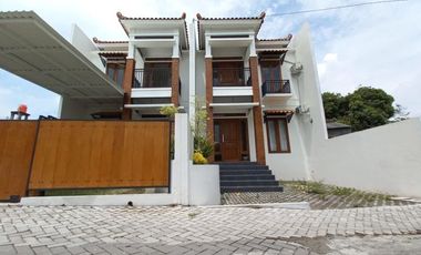 RUMAH ETNIK 2 LANTAI DI JOGJA KOTA