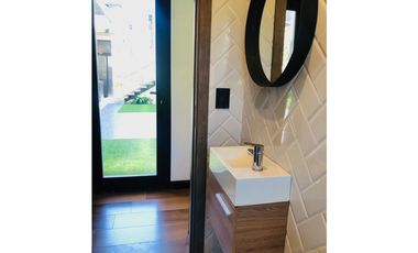 Casa contemporánea a estrenar barrio privado Arenas del Sur