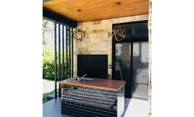 Casa contemporánea a estrenar barrio privado Arenas del Sur