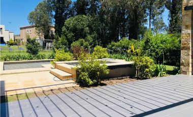 Casa contemporánea a estrenar barrio privado Arenas del Sur