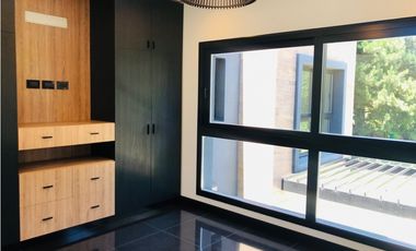 Casa contemporánea a estrenar barrio privado Arenas del Sur