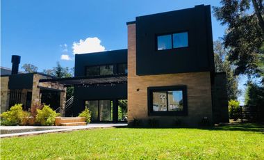 Casa contemporánea a estrenar barrio privado Arenas del Sur