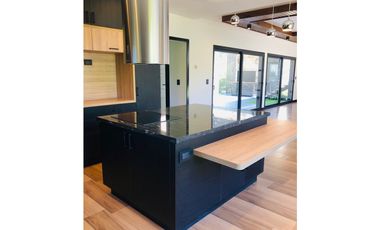 Casa contemporánea a estrenar barrio privado Arenas del Sur