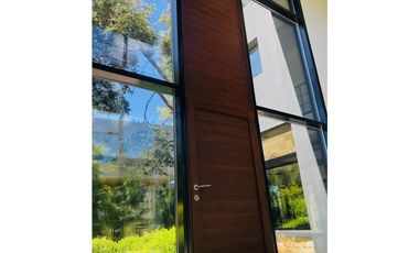 Casa contemporánea a estrenar barrio privado Arenas del Sur