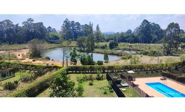 Vendo apto en Rionegro con gran terraza, vista a un lago y esquinero!