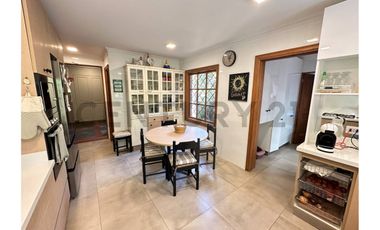SE VENDE AMPLIA Y COMODA CASA CON GRAN TERRENO