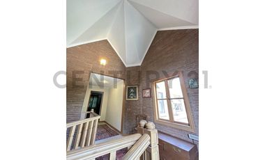 SE VENDE AMPLIA Y COMODA CASA CON GRAN TERRENO
