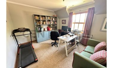 SE VENDE AMPLIA Y COMODA CASA CON GRAN TERRENO