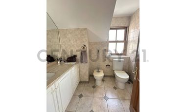 SE VENDE AMPLIA Y COMODA CASA CON GRAN TERRENO