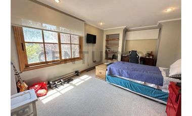 SE VENDE AMPLIA Y COMODA CASA CON GRAN TERRENO