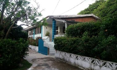 casalote en venta en pradomar. Cod V8169