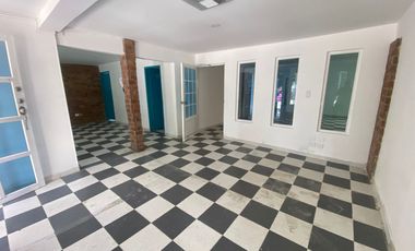 casa en arriendo/venta en el tabor. Cod A93768