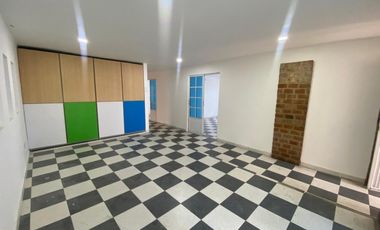 casa en arriendo/venta en el tabor. Cod A93768