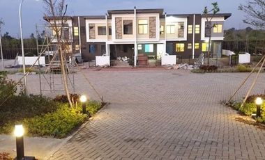 2 Bedroom Townhouse Callista Mid Phirst Park Homes Batulao