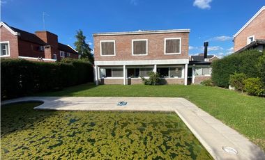 VENTA - CHALET BARRIO CERRADO SOLES DEL PILAR - MANZANARES -