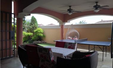 VENDO HERMOSA CASA EN EL DORAL (COSTA SUR)