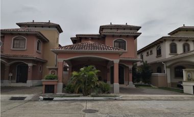 VENDO HERMOSA CASA EN EL DORAL (COSTA SUR)