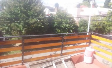 Excelente propiedad en villa adelina planta alta 4 amb 3 dormitorios-living comedor-cocina-baño-playroom-patio balcón amplio al frente. Alquiler
